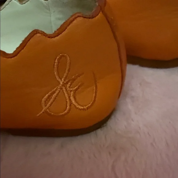 Sam Edelman Tangerine Scalloped Flats - Picture 3 of 7
